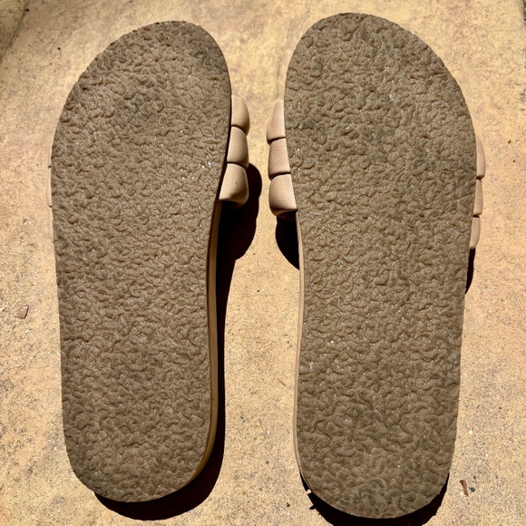 Seychelles Low Key Slide Sandals in Nude - Picture 2 of 6